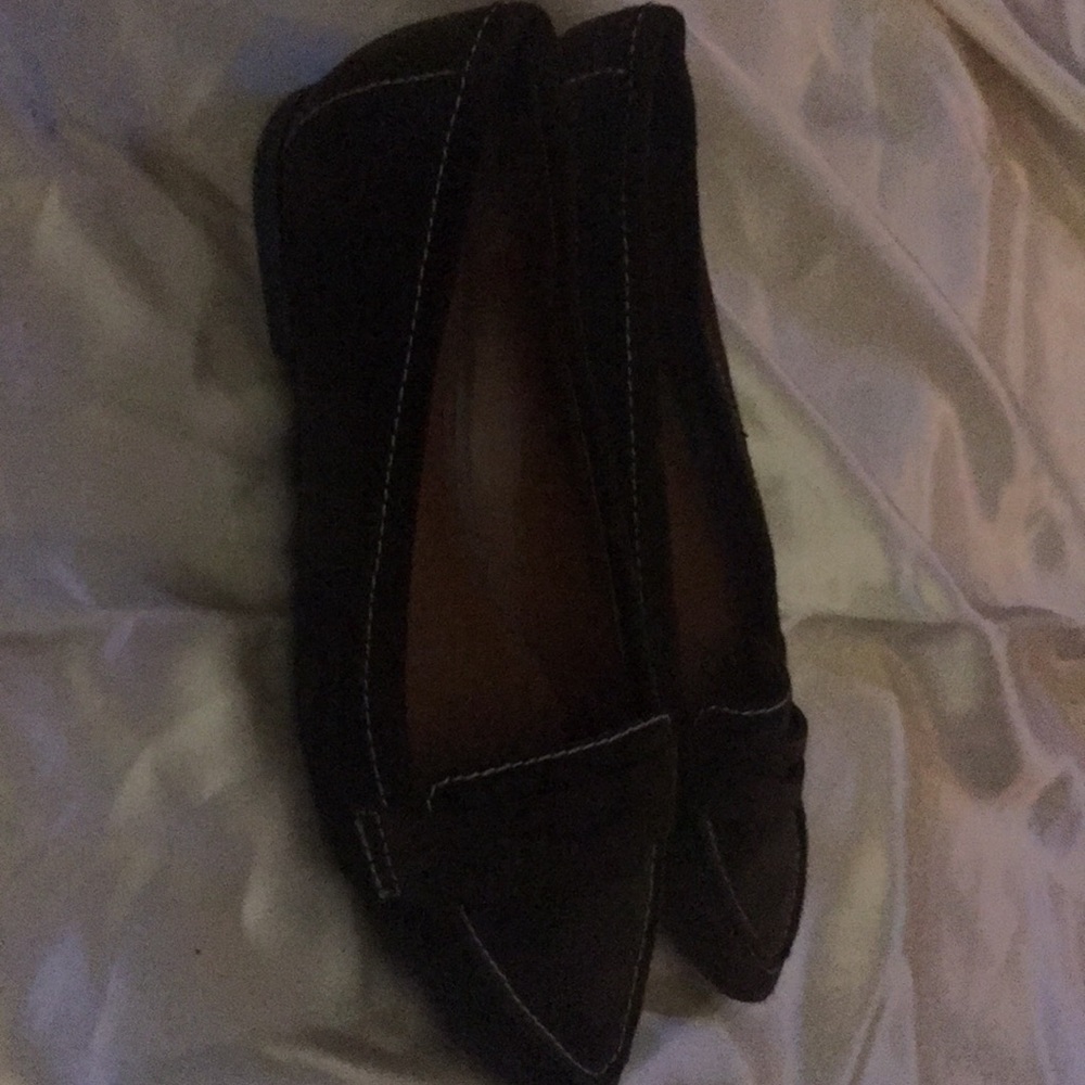 Nice pointy suede shoes
